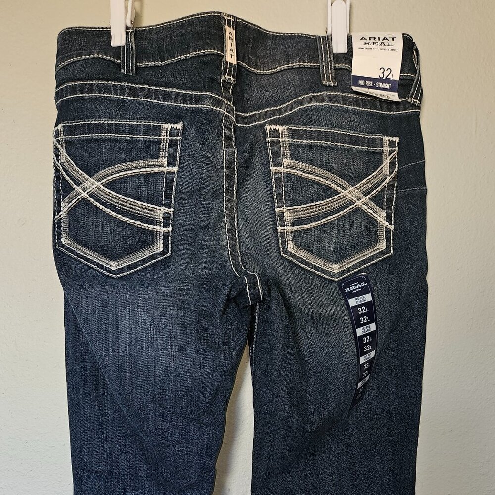 NWT- Ariat Women's REAL Ivy Dresden Dark Wash Mid Rise Straight Leg Jeans Sz 32L